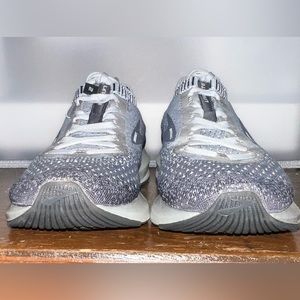 Brooks Levitate 2 athletic shoes size 7